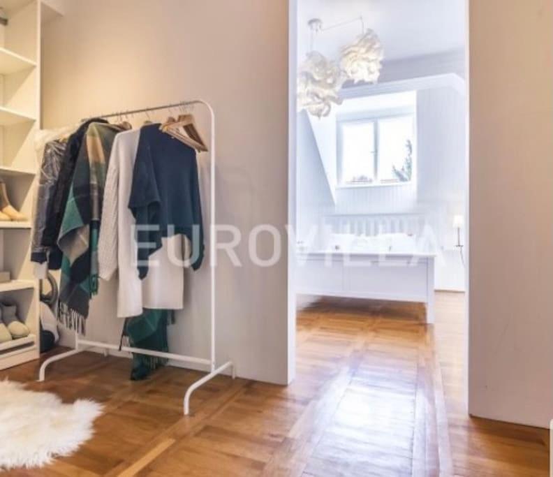 Apartment Big, Bright In The Center Of